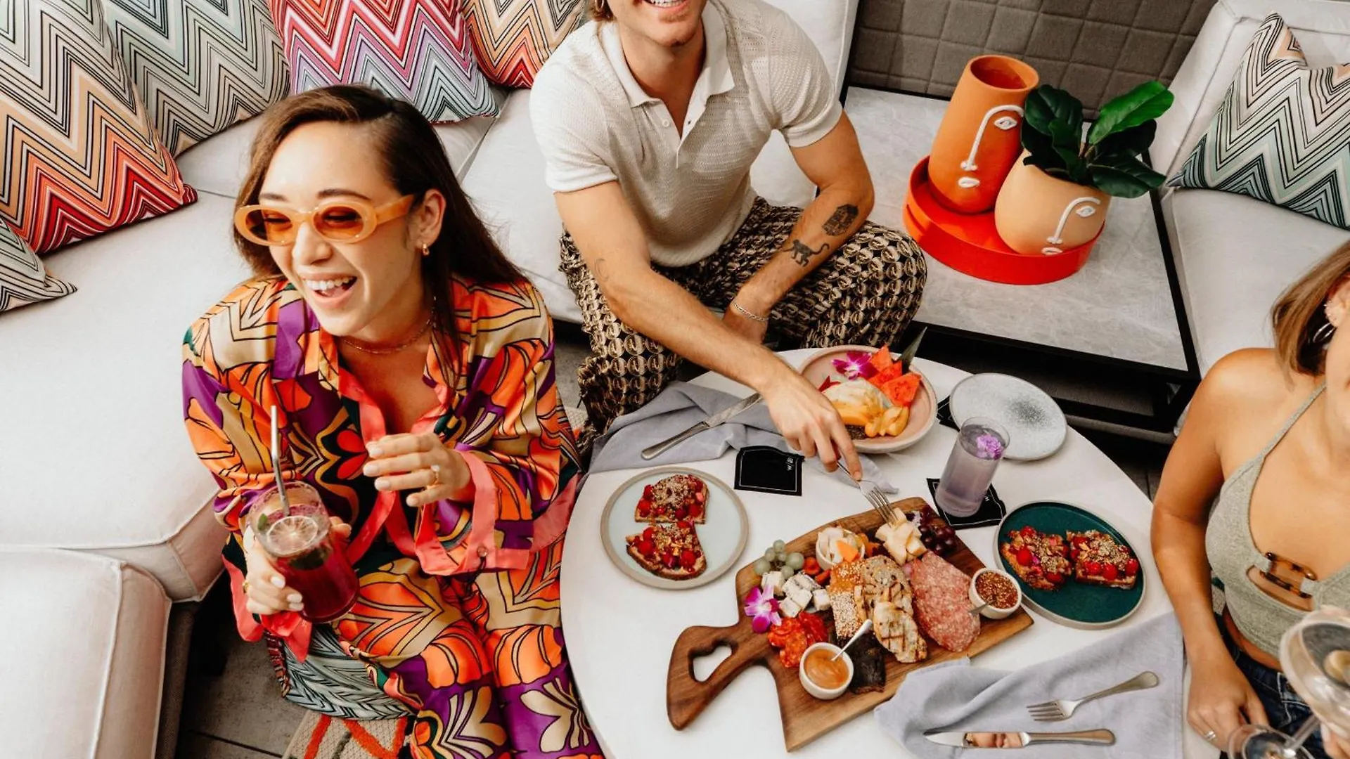 Hotel W Toronto 4*,  Canadá